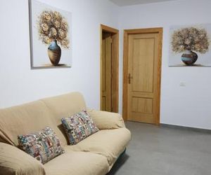 Apartamento privado en una zona tranquila y próxima al aeropuerto TF norte y a la ciudad de San Cristóbal de la Laguna . La Laguna Spain