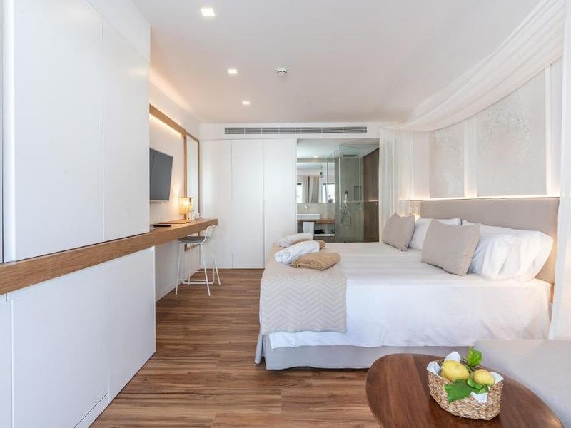 Hotel Photo 12