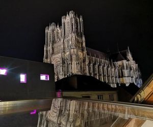 Logement Cosy rénové au pied de la Cathédrale Reims France