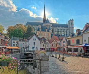 un Nid en Ville-a Nest in Town -AMIENS-classé 3 étoiles Amiens France