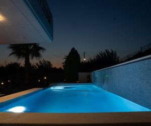 Jacuzzi Villa in Lagonissi Metochi Greece