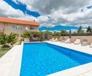 Nice home in Lisicic w/ Outdoor swimming pool and 4 Bedrooms Lisicic Croatia