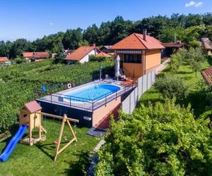 Awesome home in Jalzabet w/ Outdoor swimming pool and 2 Bedrooms Gornji Kneginec Croatia