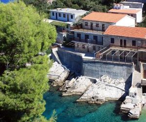 Seaside secluded apartments Cove Pobij bay - Pobij (Hvar) - 9704 Gdinj Croatia