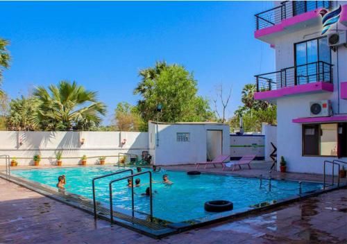 Pink Lake Resort – Dahanu, Palghar