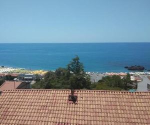 This apartment has a terrace and sea views. Scalea Italy