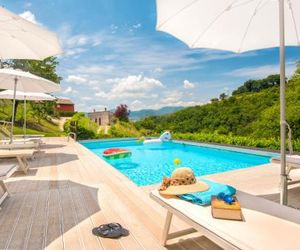 Canapegna Village - private villas and 2 pools in the heart of Le Marche Fabriano Italy