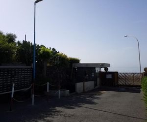 GRAZIOSA casa vacanze tra sheraton hotel e baia verde hotel Aci Castello Italy