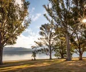 Hop, Skip and Jump to the Lake - Te Anau Holiday House Te Anau New Zealand