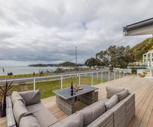 Waterfront Beach House - Paihia Holiday Home Paihia New Zealand