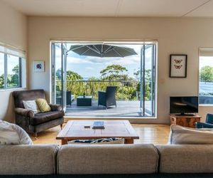 Alisons Place - Onetangi Holiday Home Waiheke Island New Zealand