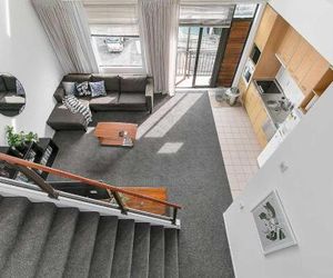 Roomy High-Ceiling Loft Apartment - Free Parking! Auckland New Zealand