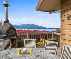 Lakeside Escape - Lake Tarawera Holiday Home Rotorua New Zealand