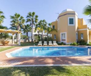 Casa Campo in Guia with 4 bedrooms sleeps 8 AcWiFi and private pool Guia Portugal