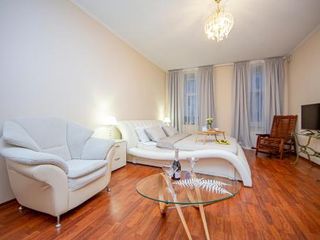 4BR Apartment Next to St Isaak Cathedral