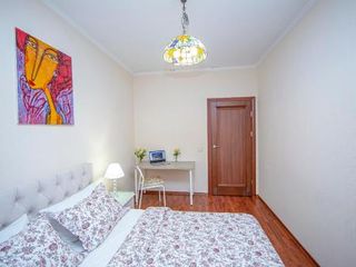 4BR Apartment Next to St Isaak Cathedral
