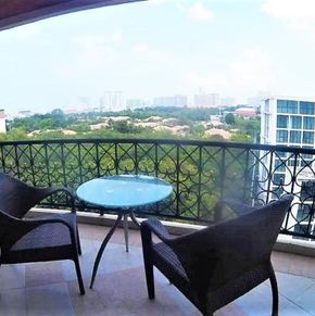 NearBy Hotel