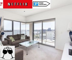 SKY GARDEN SUNSET RIVER VIEW NETFLIX WINE PARKING Perth Australia