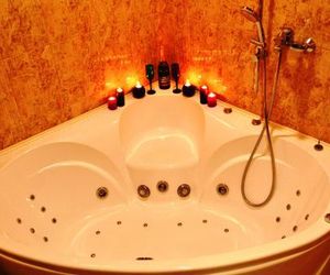 Jacuzzi Grand Apartments Исторический центр Немига Minsk Belarus