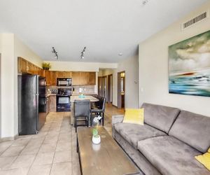 2 Bed 2 Bath Corner Unit Overlooking Pool #501 Kelowna Canada