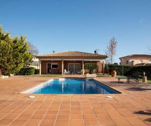 Casa Bella con piscina Caldes de Montbui Spain