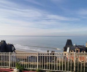 Les pieds dans leau Trouville-sur-Mer France