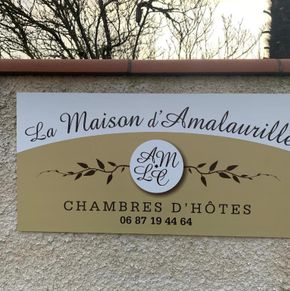NearBy Hotel