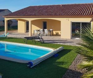 Stunning home in Quarante w/ Outdoor swimming pool, WiFi and 3 Bedrooms Quarante France