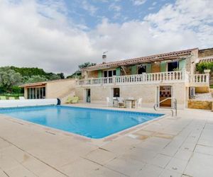 Simplistic Villa in Lagarde-Paréol with Swimming Pool Rochegude France