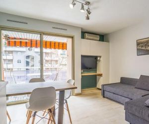 Sunny flat w/ parking and swimming-pool in Juan-les-Pins center - Welkeys Antibes France