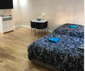 Rusholme luxury rooms PRIVATE BATHROOM Manchester United Kingdom