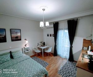 Elegant Central Studio wifi and netflix Volos Greece