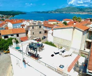 Apartment up tp 8 people with sea view from roof terrace Trogir Croatia