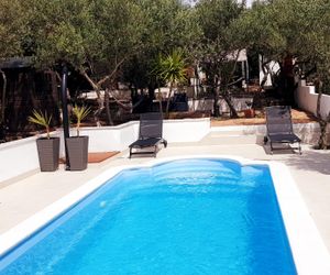 House with big walled oliva garden Stari Grad Croatia