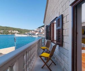 Awesome home in Pucisca w/ WiFi and 2 Bedrooms Pucisca Croatia