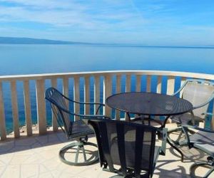 Apartment Put Nemire Omis Croatia