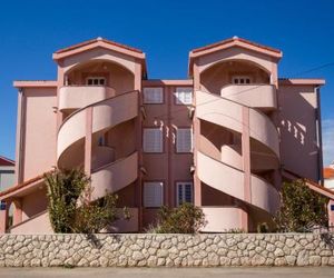 Pink House Apartments Novaglia Croatia