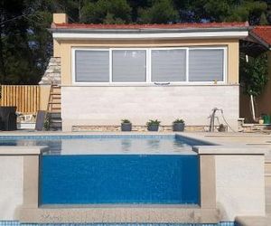 Seaside family friendly house with a swimming pool Cove Smokvina (Brac) - 18003 Milna Croatia