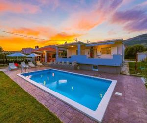 Holiday Home Anita With Pool Kastel Novi Croatia