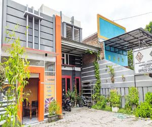 OYO 3012 Coupis Residence Blitar Indonesia