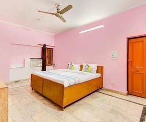 OYO Home 69740 Decent 2bhk Laxman Chowk Dehradun India