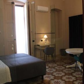 NearBy Hotel