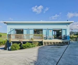 The Blue Cottage with WiFi- Waipu Holiday Home Waipu New Zealand