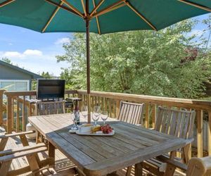 Family at Wharewaka - Wharewaka Holiday Home Taupo New Zealand