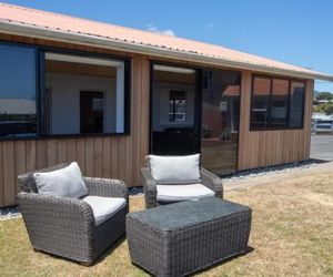 THE BOAT HOUSE ON DIXON Oakura New Zealand