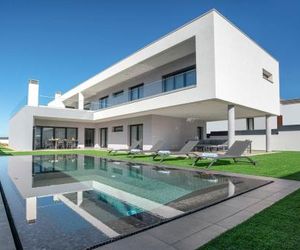 V5 Villa Emma - Luxury 5 bedroom villa in Alvor with private Pool and Jacuzzi Montes de Alvor Portugal