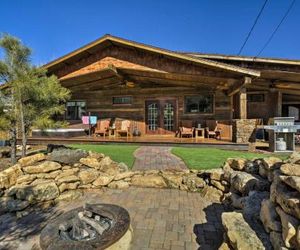 Home w/Jacuzzi & Fire Pit-10 Mi to NAU & Flagstaff Flagstaff United States