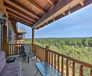 Ski Retreat w/Deck, Grill, Views ~42 Mi to Sunrise Show Low United States