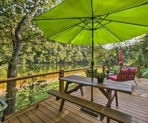 Cozy Waterfront Cottage w/Deck on the White River! Gassville United States