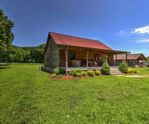NEW! Dog Friendly Mountain View Cabin w/ Porch! Mountain View United States